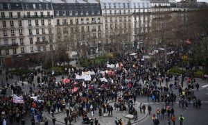 حكومة فرنسا ترفض مطالب النقابات بإعادة النظر في مشروع قانون التقاعد