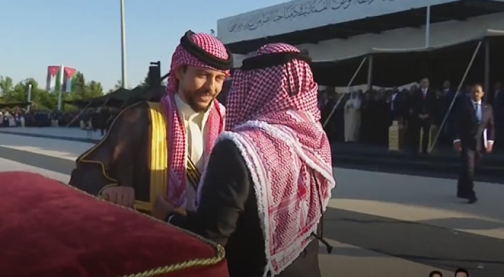 ماذا أهدى الملك ولي العهد الأمير حسين بمناسبة زفافه؟