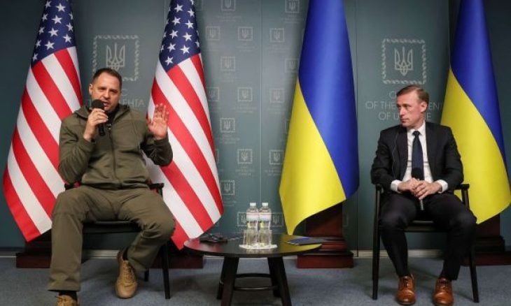 بوليتكو: وثيقة أمريكية مسربة تكشف عن قلق واشنطن من الفساد في أوكرانيا