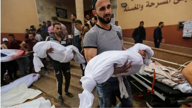 دفن 60 شهيدا مجهولي الهوية في غزة.. تمزقت أجسادهم بفعل القصف