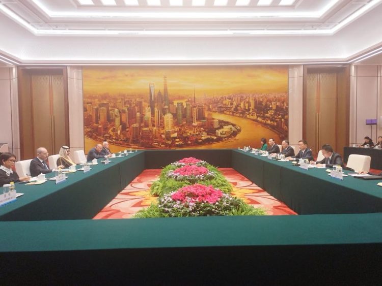 اجتماع اللجنة الوزارية المكلفة من القمة العربية الإسلامية مع نائب الرئيس الصيني