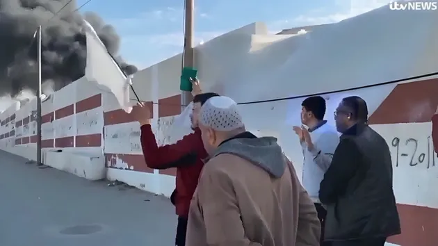 إعدام فلسطيني بخانيونس بعد مقابلة تلفزيونية وهو يحاول إنقاذ والدته
