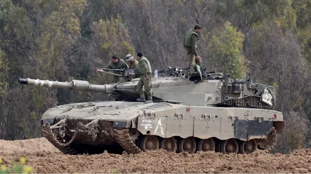 تقرير عبري: دبابات الجيش قصفت بالخطأ مواقع داخل الأراضي المحتلة عدة مرات