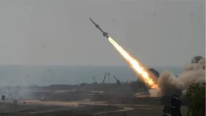 الحوثيون يستهدفون سفينة أميركية ومدينة "إيلات" بالصواريخ