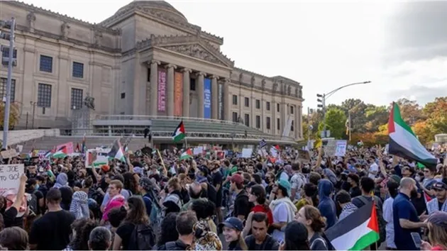 احتجاج بالولايات المتحدة على اعتقال طلاب من مسيرة تضامنية مع فلسطين