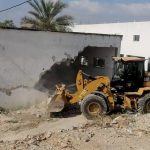 بلدية معاذ بن جبل تهدم مبنى مسلخ المواشي الآيل للسقوط