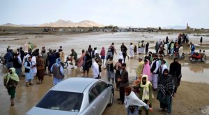 انهيار أسطح المنازل.. مقتل 33 شخصا بفيضانات في أفغانستان
