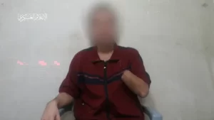 "القسام" تنشر فيديو لأسير إسرائيلي يندد بفشل نتنياهو في استعادة الأسرى (شاهد)