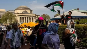 بوليتيكو: مانحون ديمقراطيون يدعمون احتجاجات مؤيدة لفلسطين بأمريكا