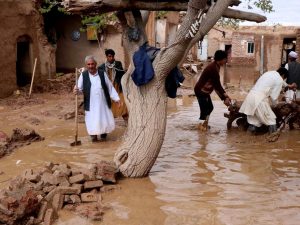 ارتفاع حصيلة قتلى فيضانات أفغانستان إلى 330