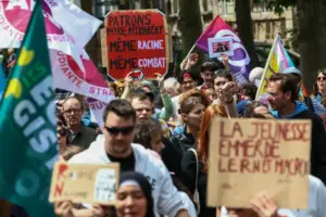 الانتخابات التشريعية.. كيف يؤثر فوز اليمين المتطرف أو اليسار على الاقتصاد الفرنسي؟